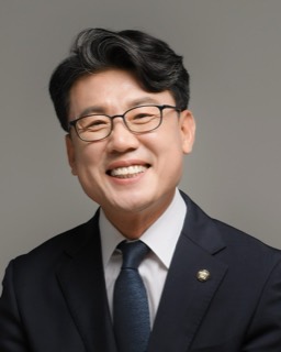 진성준 국회의원 공식 사진