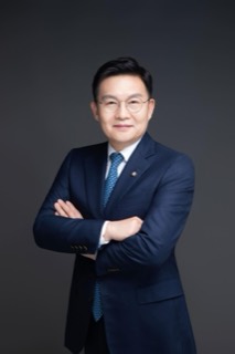 김윤 국회의원 공식 사진