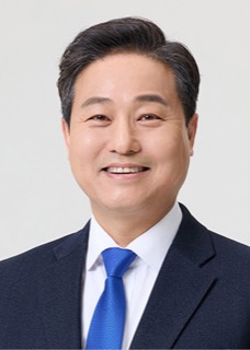 김영배 국회의원 공식 사진