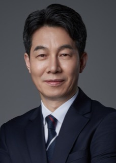 윤건영 국회의원 공식 사진