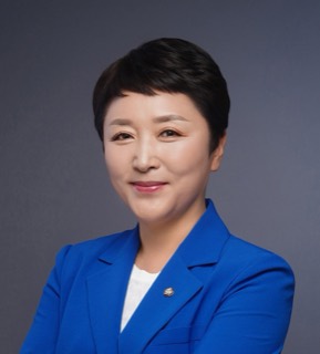 전진숙 국회의원 공식 사진