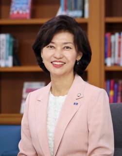 강경숙 국회의원 공식 사진