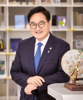 우원식 국회의원 공식 사진